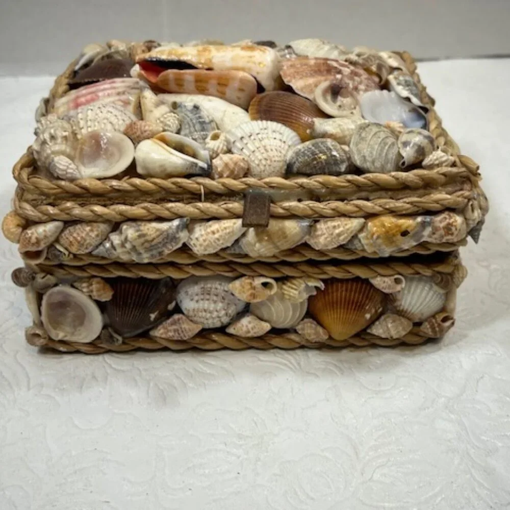 VTG Nautical Coastal Shell Encrusted Trinket, Jewelry Box, Sailor Valentine Box